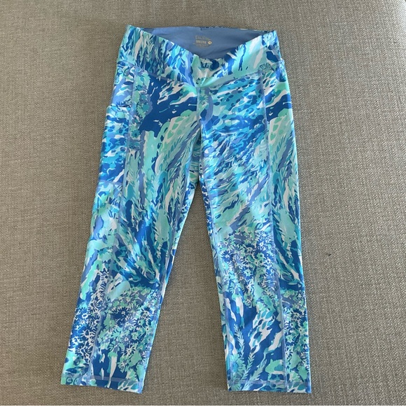 Lilly Pulitzer Pants - Lilly Pulitzer Luxathletic Blue Patterned Leggings, size Medium